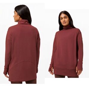 Lululemon Warm oversized performance long sleeve funnel neck size Small